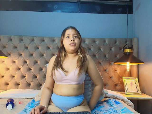KylieSweett live cam on BongaCams