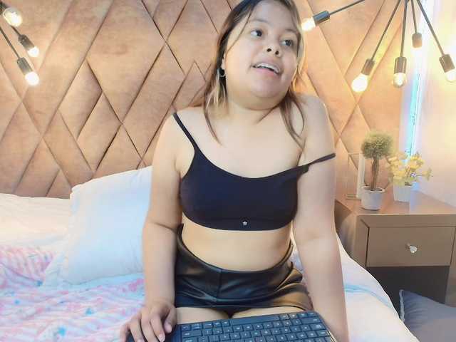 KylieSweett live cam on BongaCams