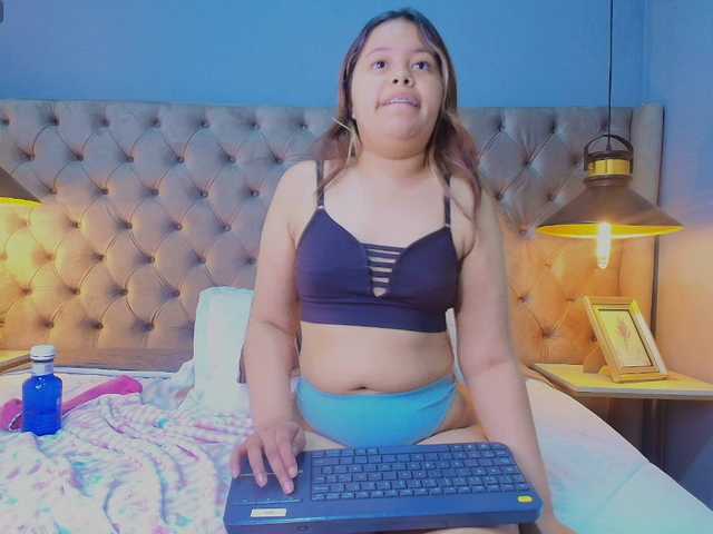 KylieSweett live cam on BongaCams