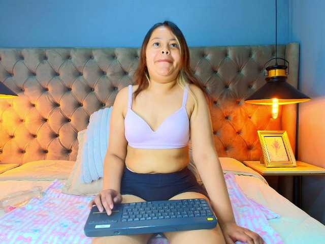 KylieSweett live cam on BongaCams