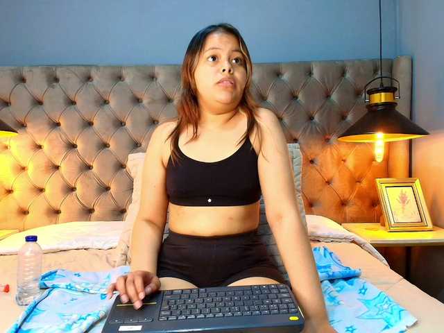 KylieSweett live cam on BongaCams