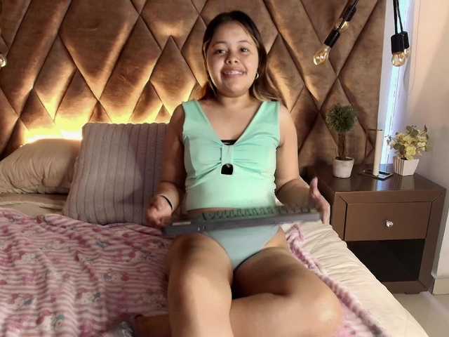 KylieSweett live cam on BongaCams