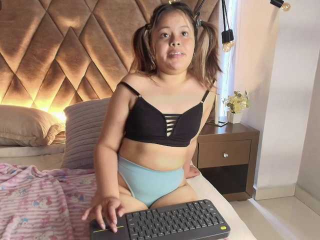 KylieSweett live cam on BongaCams
