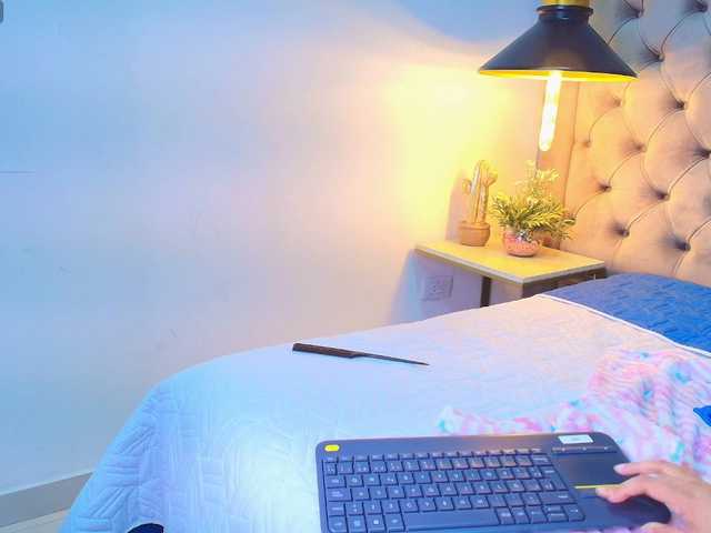 KylieSweett live cam on BongaCams