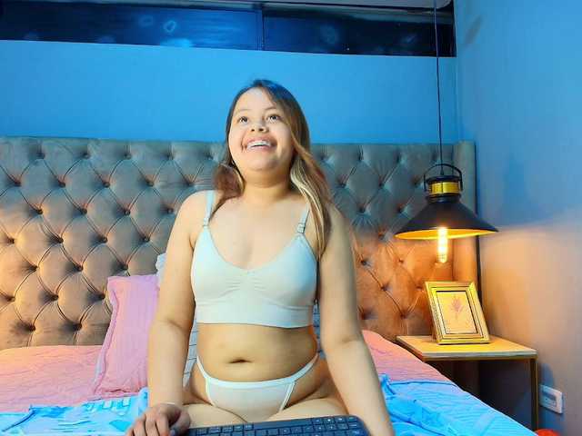KylieSweett live cam on BongaCams