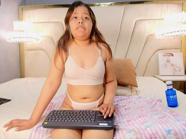 KylieSweett live cam on BongaCams