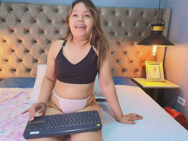 KylieSweett live cam on BongaCams