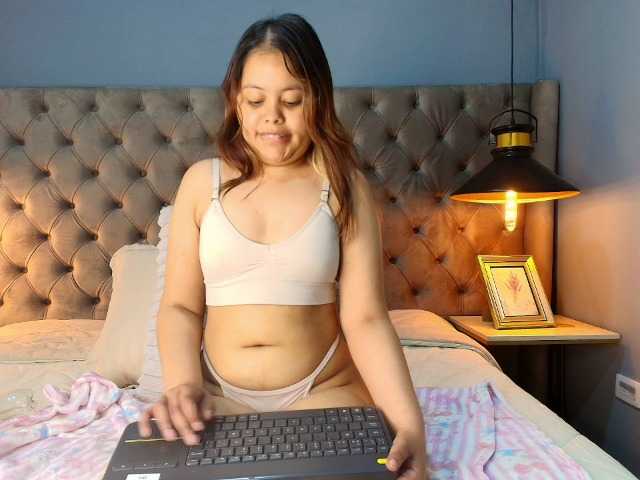 KylieSweett live cam on BongaCams