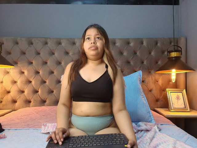 KylieSweett live cam on BongaCams