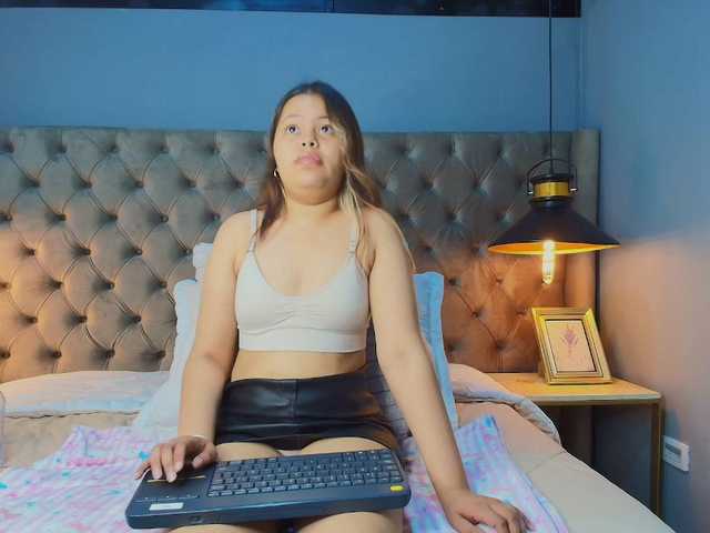 KylieSweett live cam on BongaCams