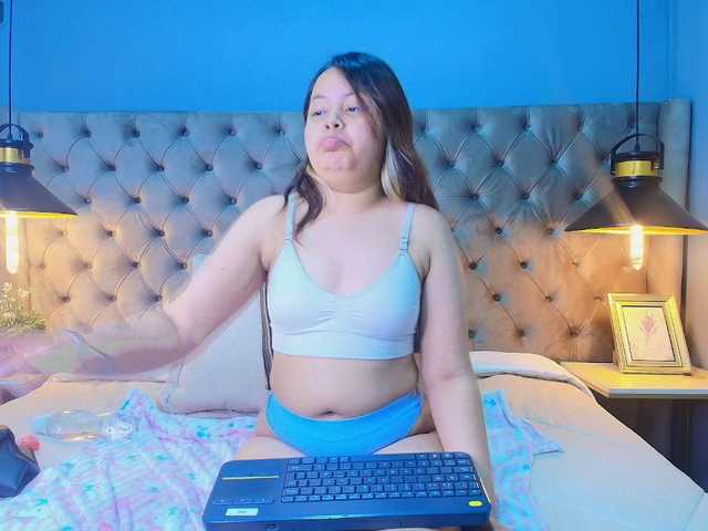 KylieSweett live cam on BongaCams