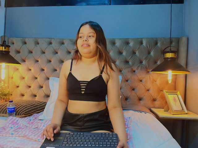 KylieSweett live cam on BongaCams