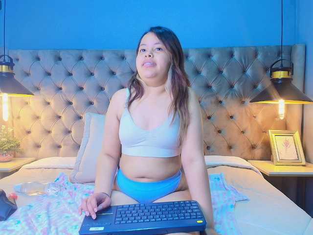 KylieSweett live cam on BongaCams