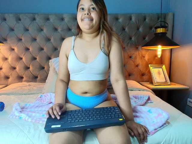 KylieSweett live cam on BongaCams
