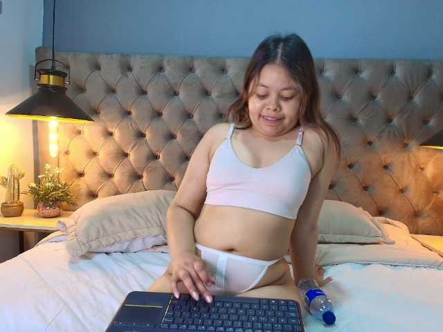KylieSweett live cam on BongaCams