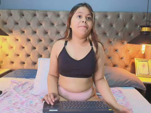 KylieSweett live cam on BongaCams