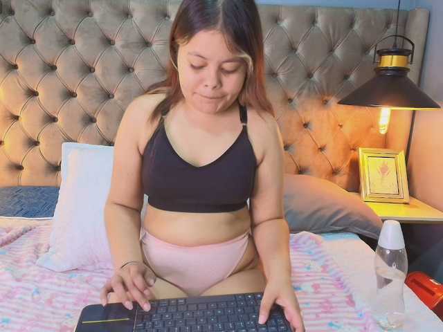KylieSweett live cam on BongaCams