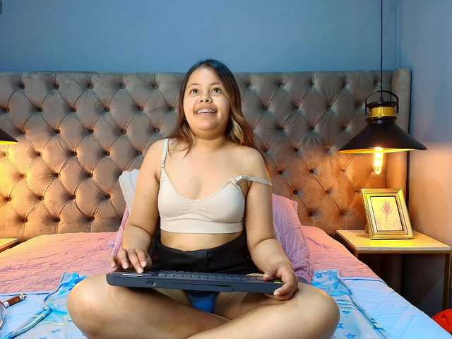 KylieSweett live cam on BongaCams