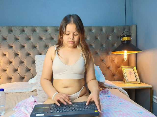 KylieSweett live cam on BongaCams