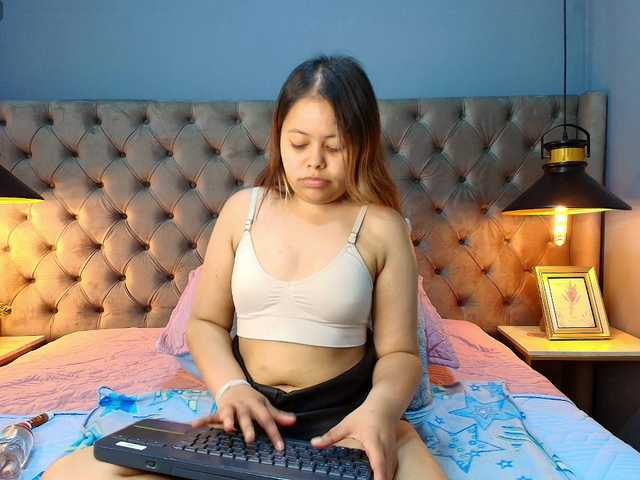 KylieSweett live cam on BongaCams