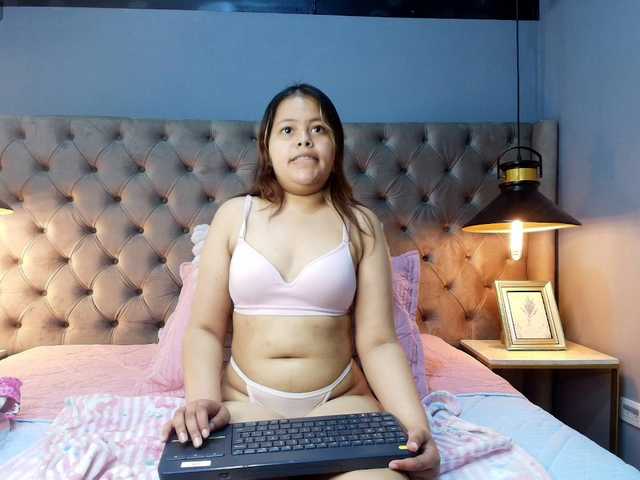 KylieSweett live cam on BongaCams