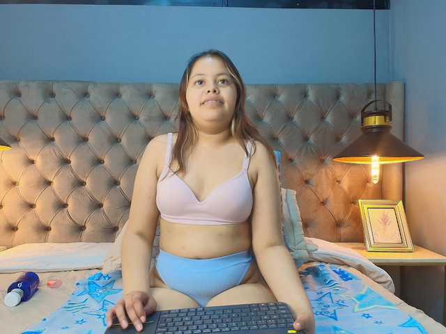 KylieSweett live cam on BongaCams