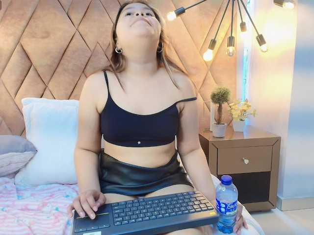 KylieSweett live cam on BongaCams