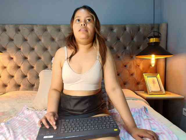 KylieSweett webcam