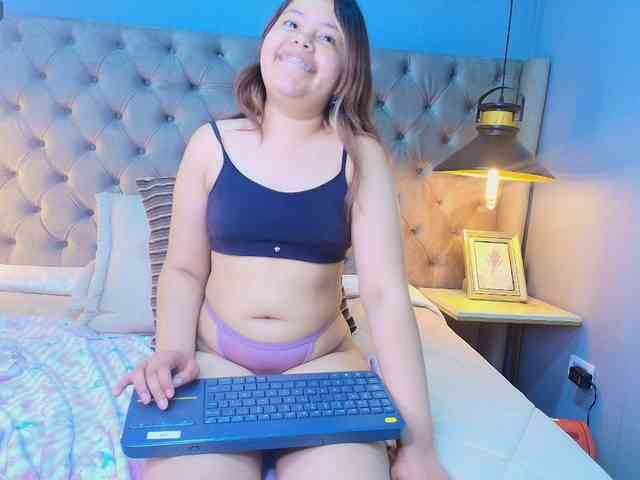 KylieSweett webcam
