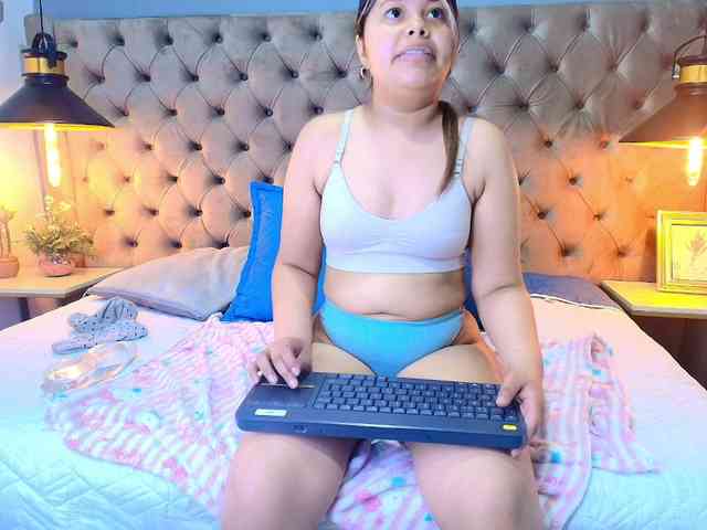 KylieSweett webcam