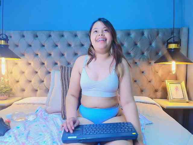 KylieSweett webcam