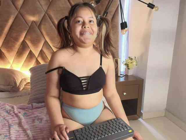 KylieSweett webcam