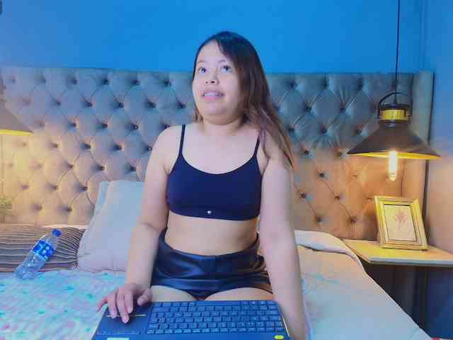 KylieSweett webcam