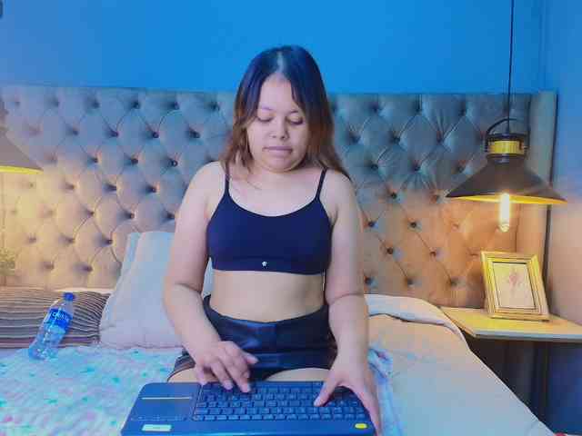 KylieSweett webcam