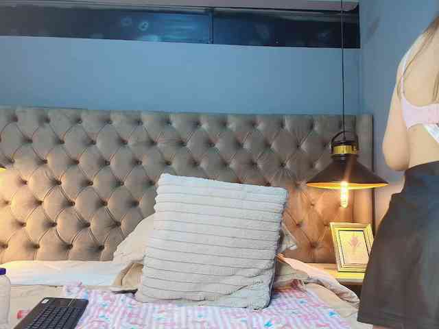 KylieSweett webcam