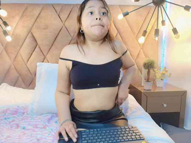 KylieSweett webcam