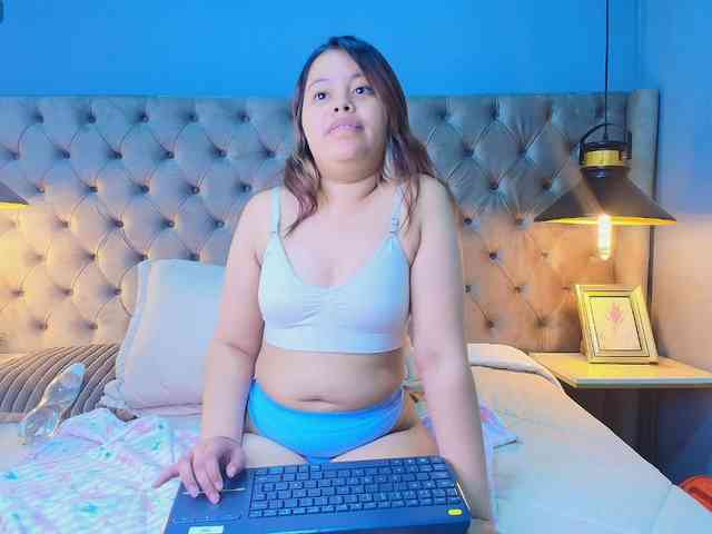 KylieSweett webcam