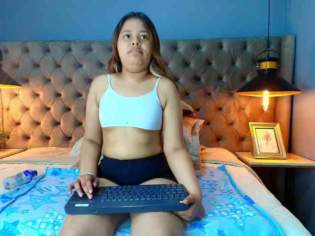 KylieSweett webcam