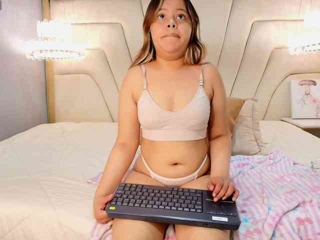 KylieSweett webcam