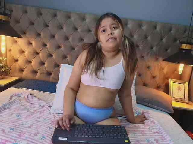 KylieSweett webcam