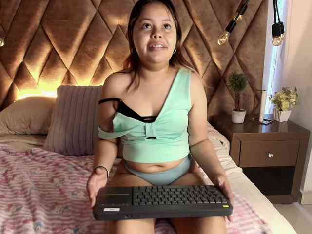 KylieSweett webcam