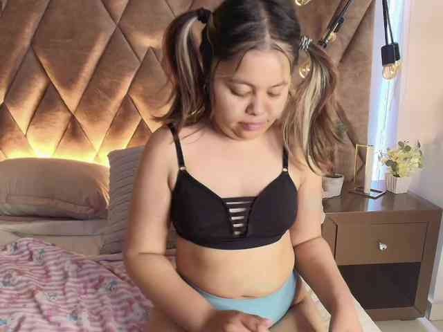 KylieSweett webcam