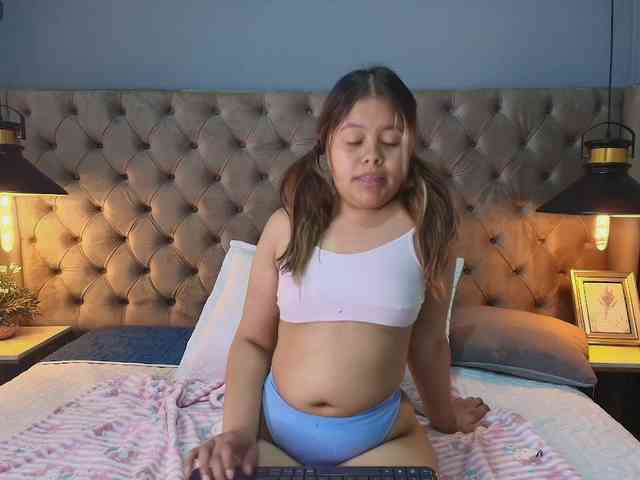 KylieSweett webcam