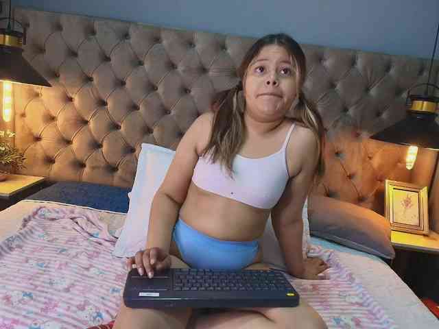 KylieSweett webcam