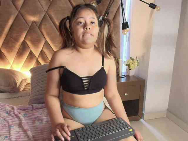 KylieSweett webcam
