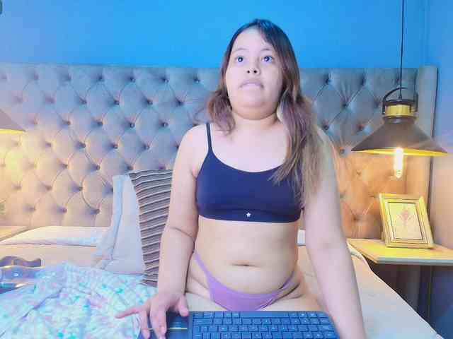 KylieSweett webcam
