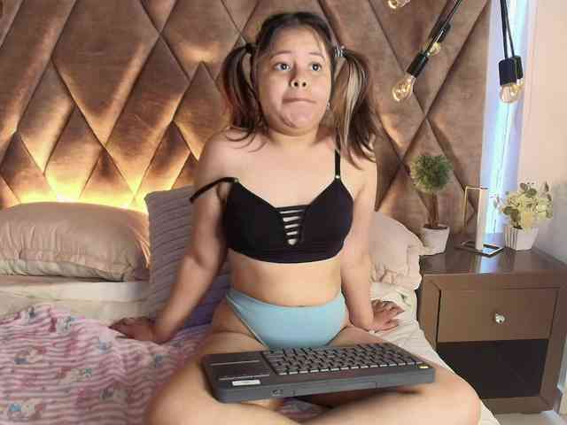 KylieSweett webcam