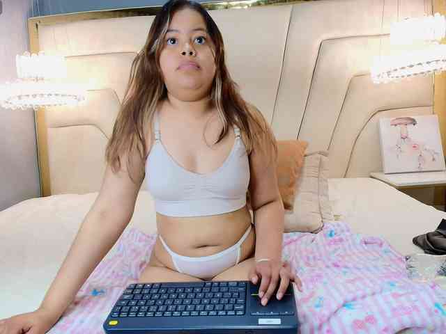 KylieSweett webcam