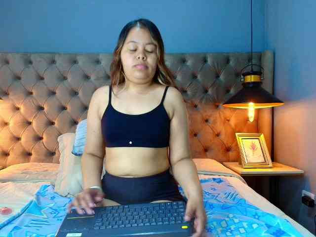 KylieSweett webcam