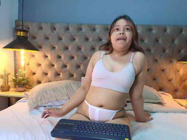 KylieSweett webcam